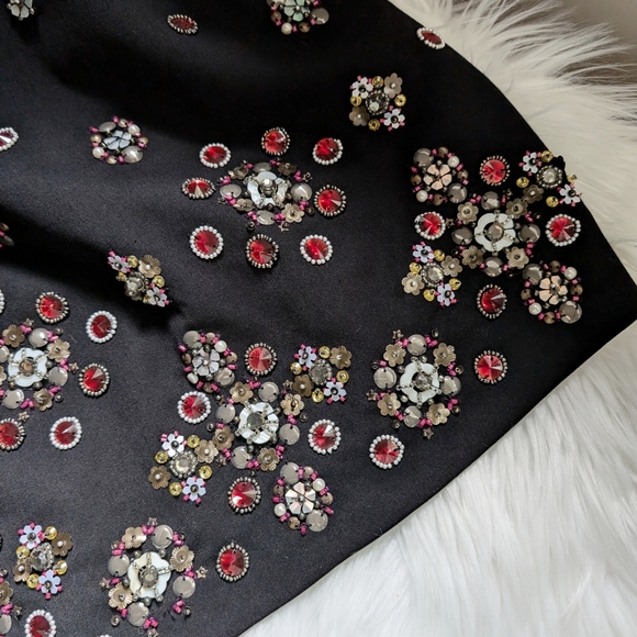 White House Black Market beaded skirt - Picture 4 of 9